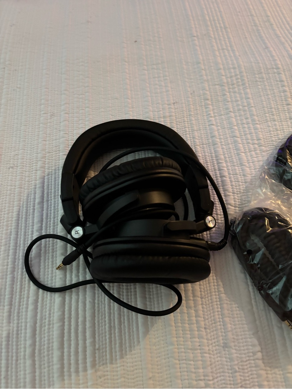 Audio Technica Black Over-Ear Headphones - Picture 3 of 9